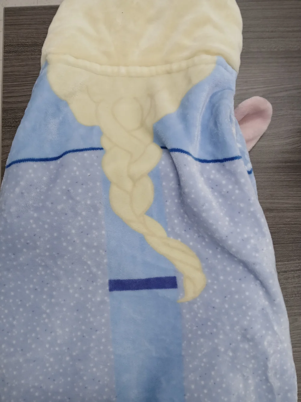 Frozen Hooded Blanket